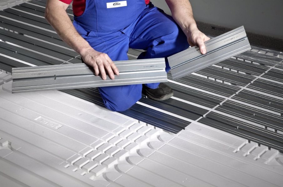 Jak dobrać system ogrzewania podłogowego do rodzaju budynku i podłoża