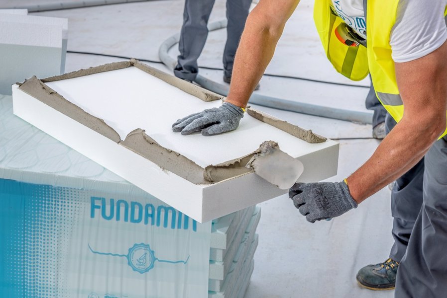 Prace ociepleniowe latem – o czym trzeba pamiętać